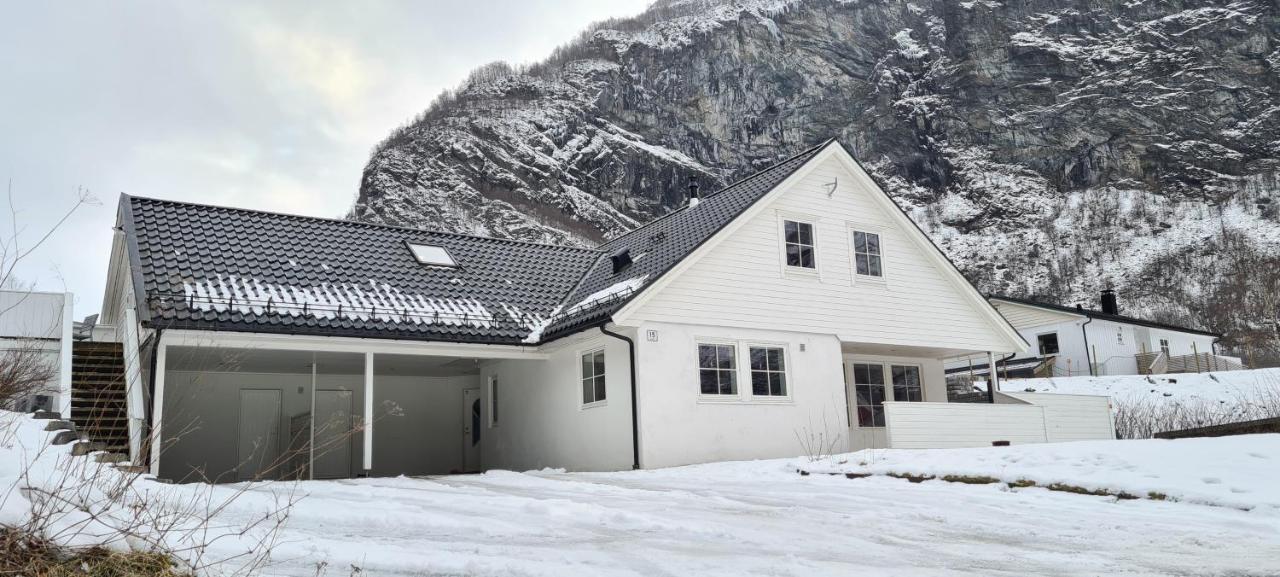 Cheerful 4-Bedroom Home With Fireplace, 1,5Km From Flam Center Еурланн Екстер'єр фото